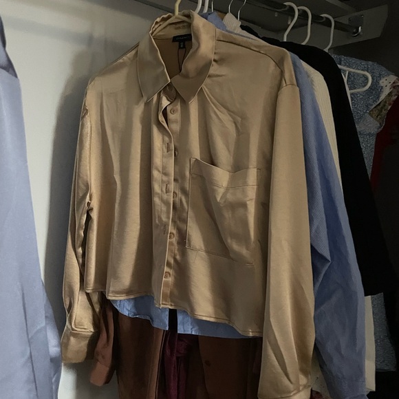 Dynamite satin gold button up top size small - Picture 3 of 3